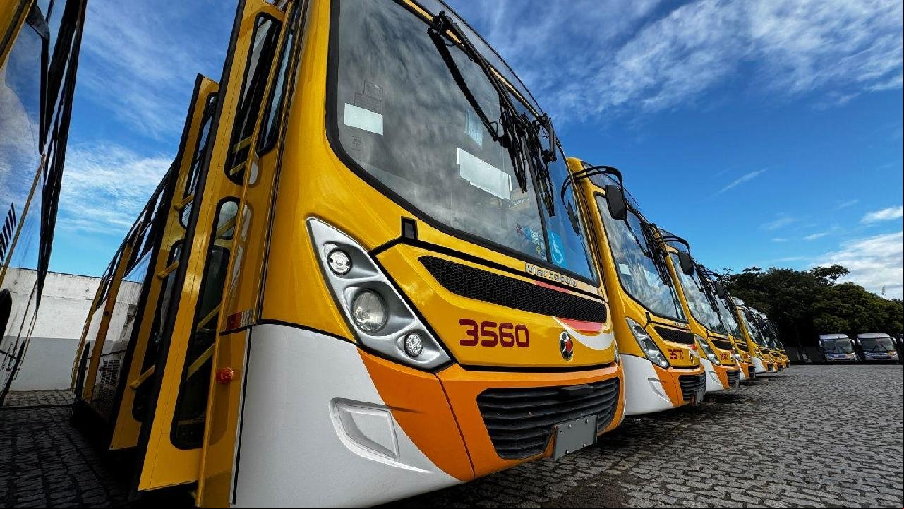 ÔNIBUS GRATUITO SERÁ GARANTIDO DURANTE O MEU SÃO JOÃO AMADO, EM ILHEUS ÔNIBUS GRATUITO SERÁ GARANTIDO DURANTE O MEU SÃO JOÃO AMADO, EM ILHEUS