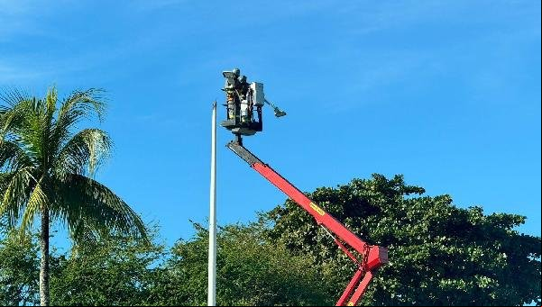 ILHÉUS GANHA NOVA ILUMINAÇÃO NA AVENIDA E PONTE LOMANTO JÚNIOR